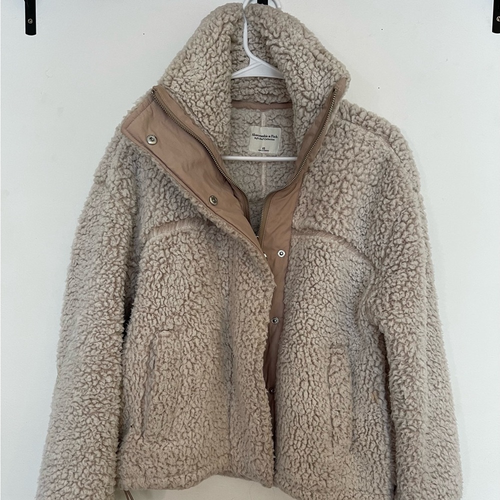 Women’s Abercrombie & Fitch Cream Sherpa Jacket